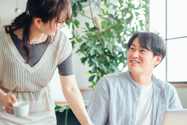 彼女いるのに ほかの女とご飯